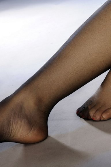 新2备用网管理|《铁血战士:狩猎场》预告公布 计划于2020年推出(图2) 新2备用网管理